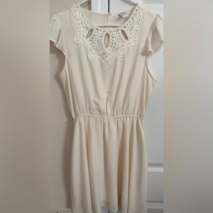 Woman’s Forever 21 Ivory Colored Dress with Brown Belt Size Large